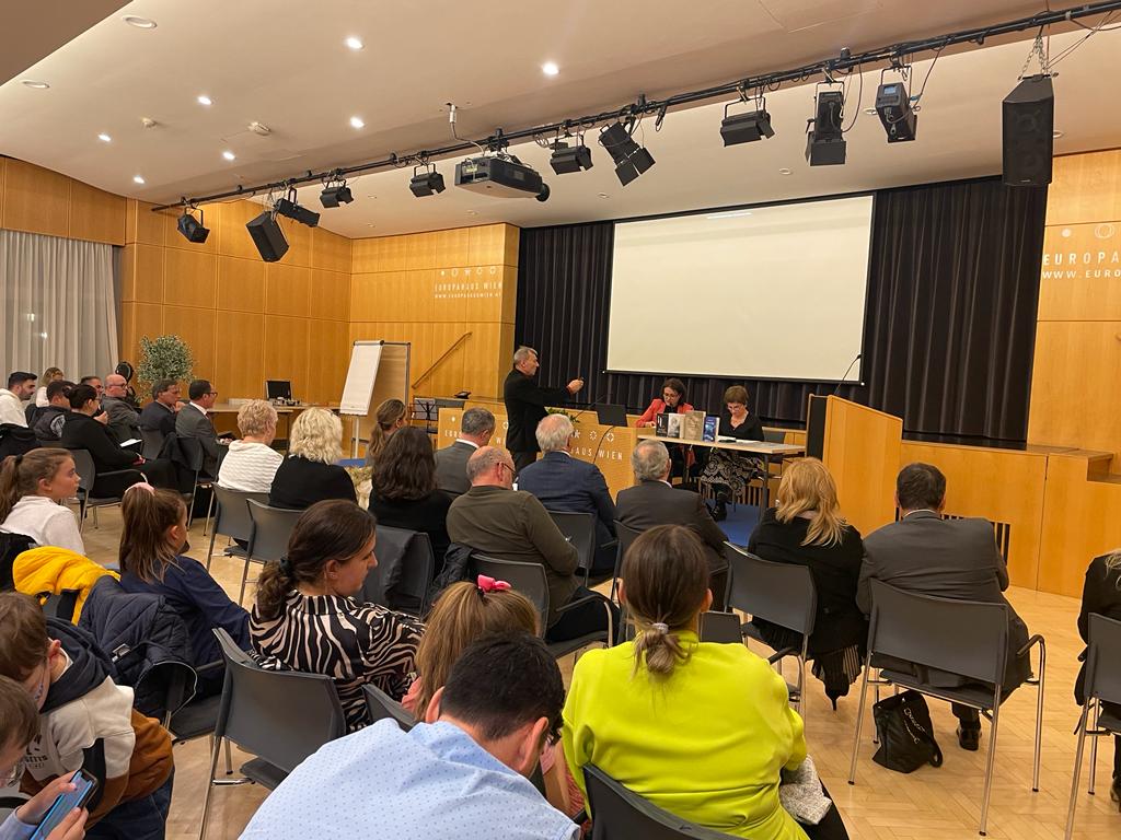 Angjelina-dhe-Violeta