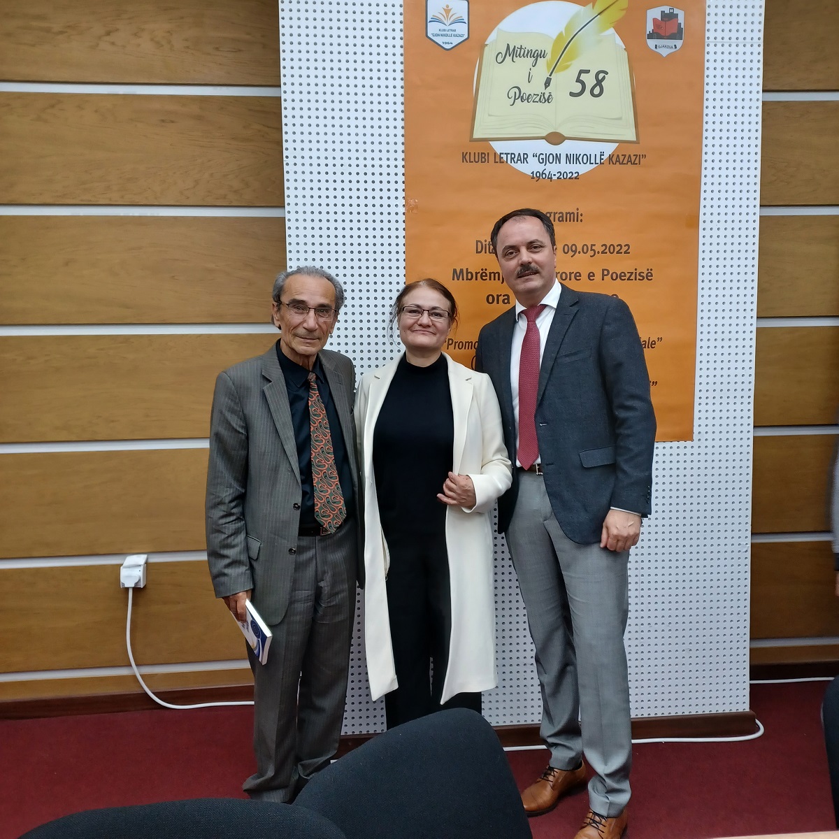 Fotografi-nga-mitingu-i-poezise-ne-Gjakove-09.05.2022-1